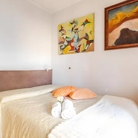 Fiera Di Luxury Apartment